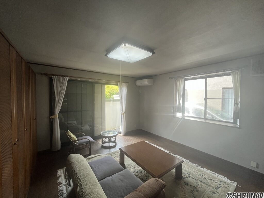 御殿場市新橋　中古住宅　御殿場市立御殿場小・御殿場市立御殿場中学区の画像