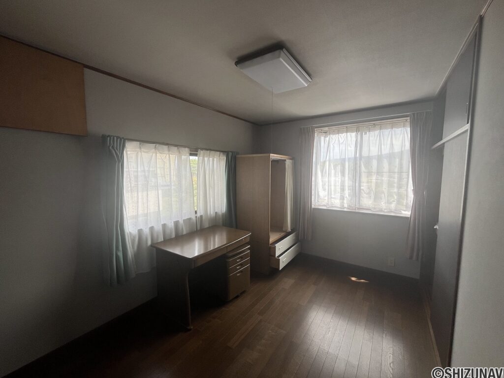 御殿場市新橋　中古住宅　御殿場市立御殿場小・御殿場市立御殿場中学区の画像