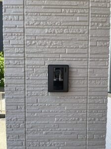モニター付きインターホンになります。