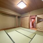 ８帖の和室は応接間としても利用可能な趣のある雰囲気です。