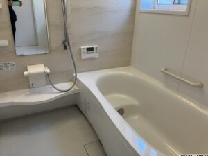 追い炊き浴室乾燥機付きの浴室です。