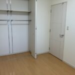 北東側5.0帖洋室　別角度です。