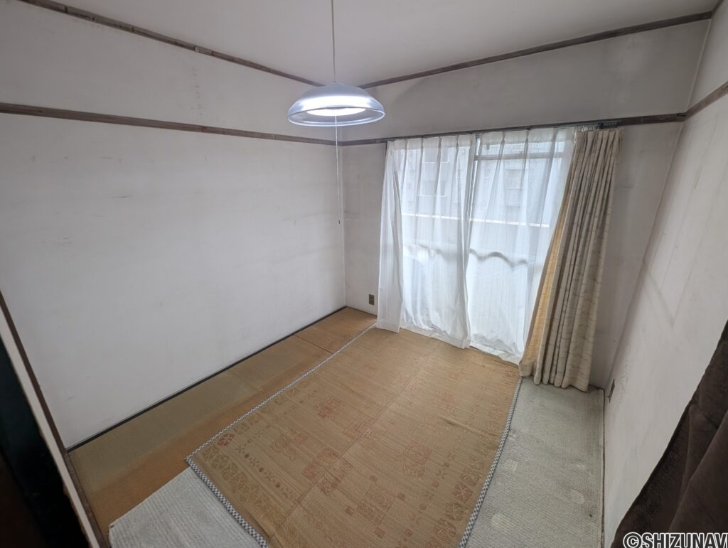 4.5帖の和室①です！ベランダが隣接していますので陽当たり良好です！