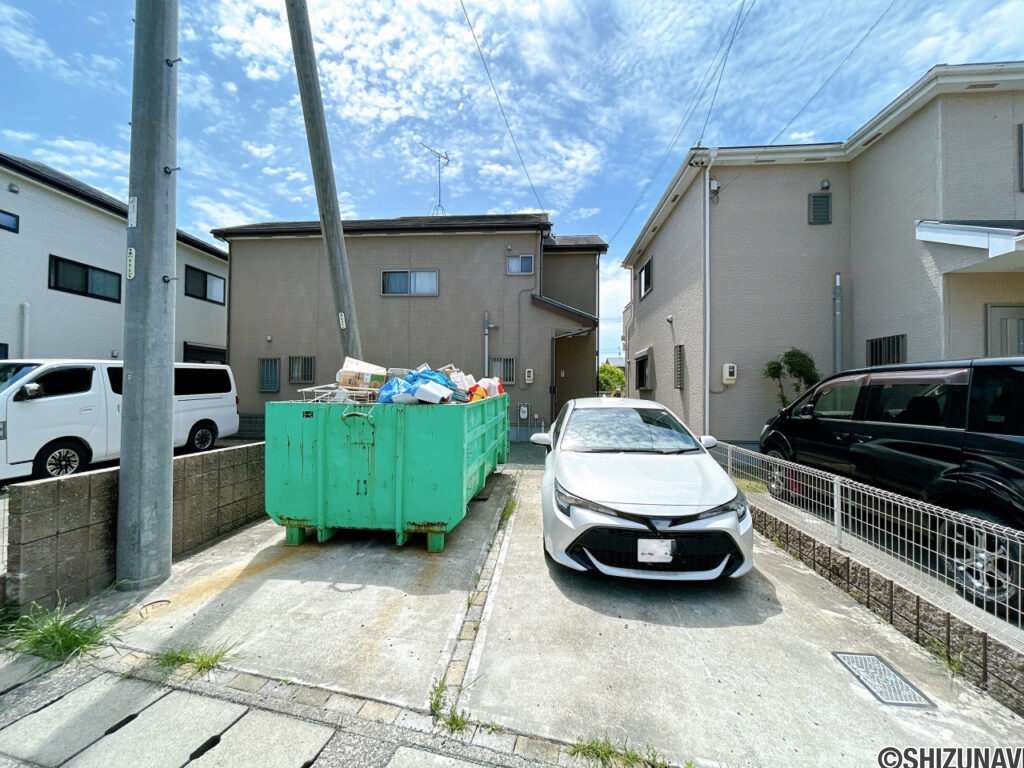 【駐車場】