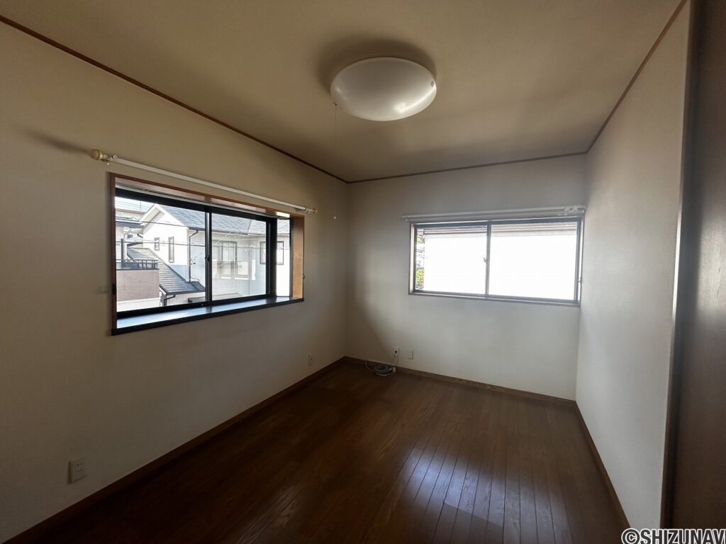 葵区瀬名中央三丁目　部屋数豊富な6LDKの戸建　の画像