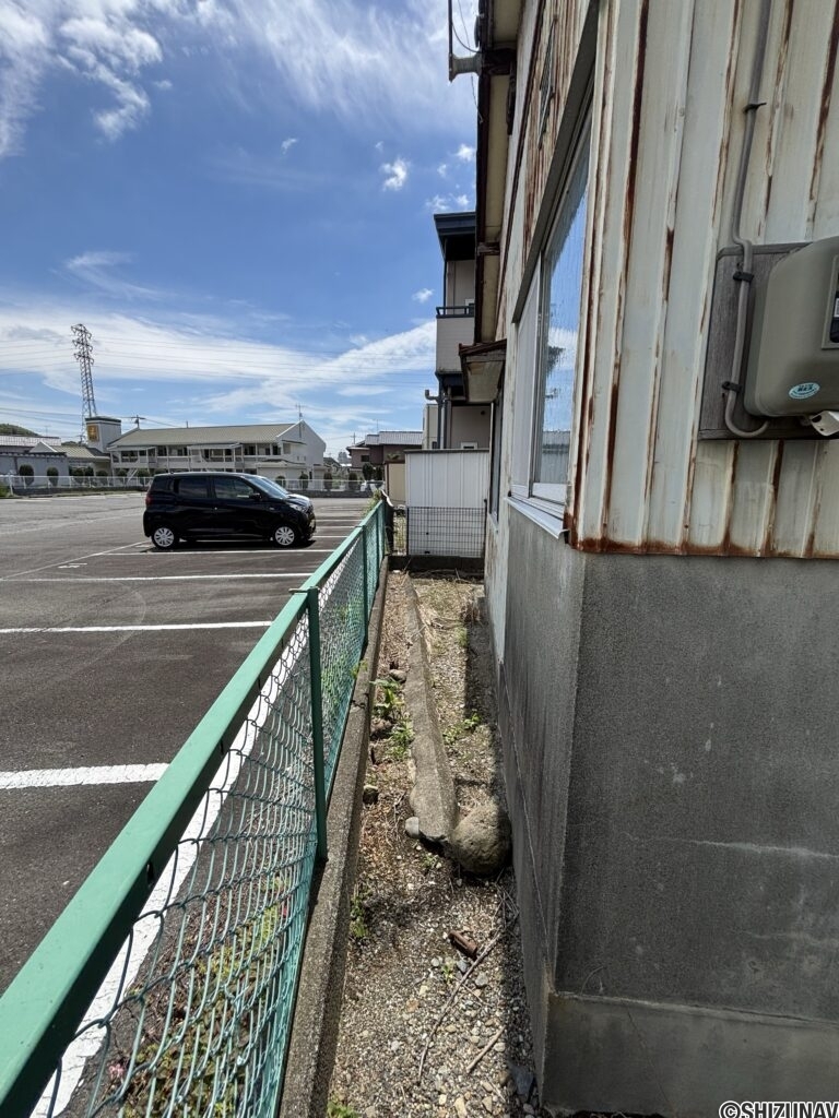 敷地内　東側