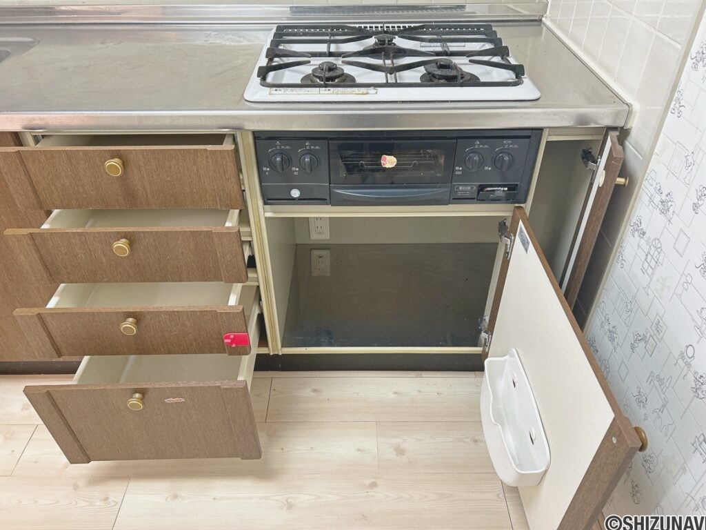 カチタス　ロイヤルシャトー藤枝高洲　キッチン収納