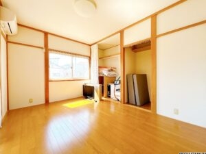 【リフォーム前/2階西側洋室9帖】