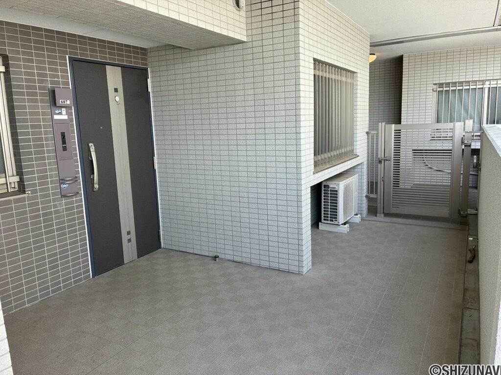 沼津市岡一色　シャリエ沼津607号室　内観
