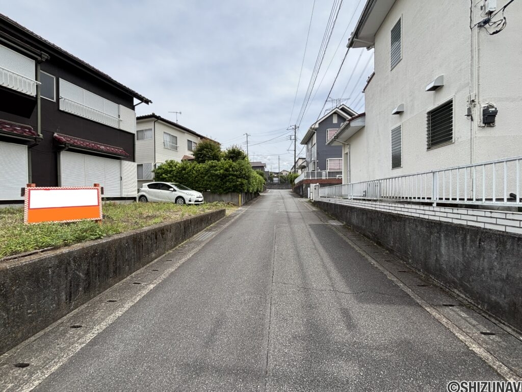 富士宮市万野原新田　中古住宅　南面道路で日当たり良好の画像