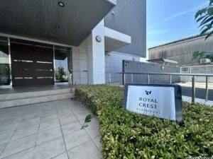 【マンションエントランス】