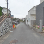 前面道路（北東方面）の様子です。