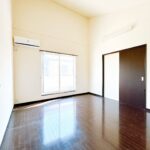 【2階洋室東側9.75帖】別角度