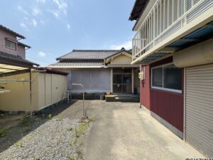 敷地内④