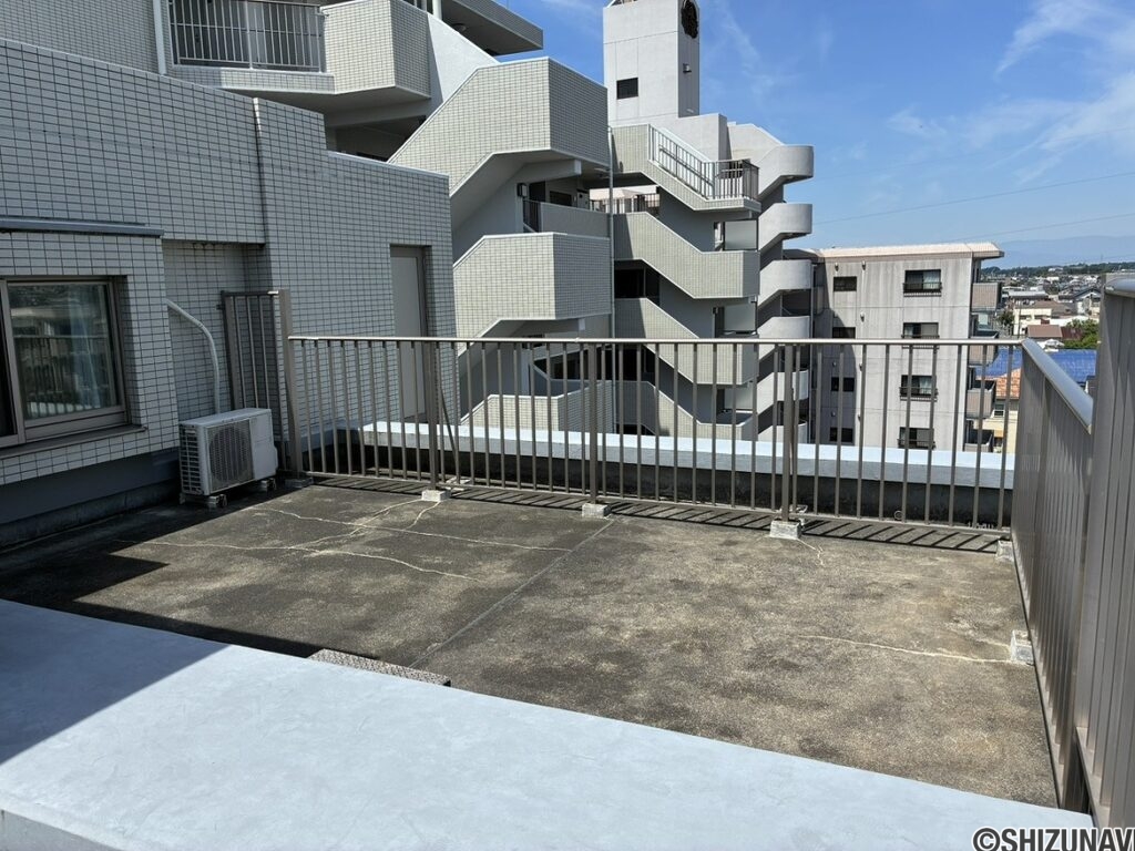 沼津市岡一色　シャリエ沼津607号室　内観