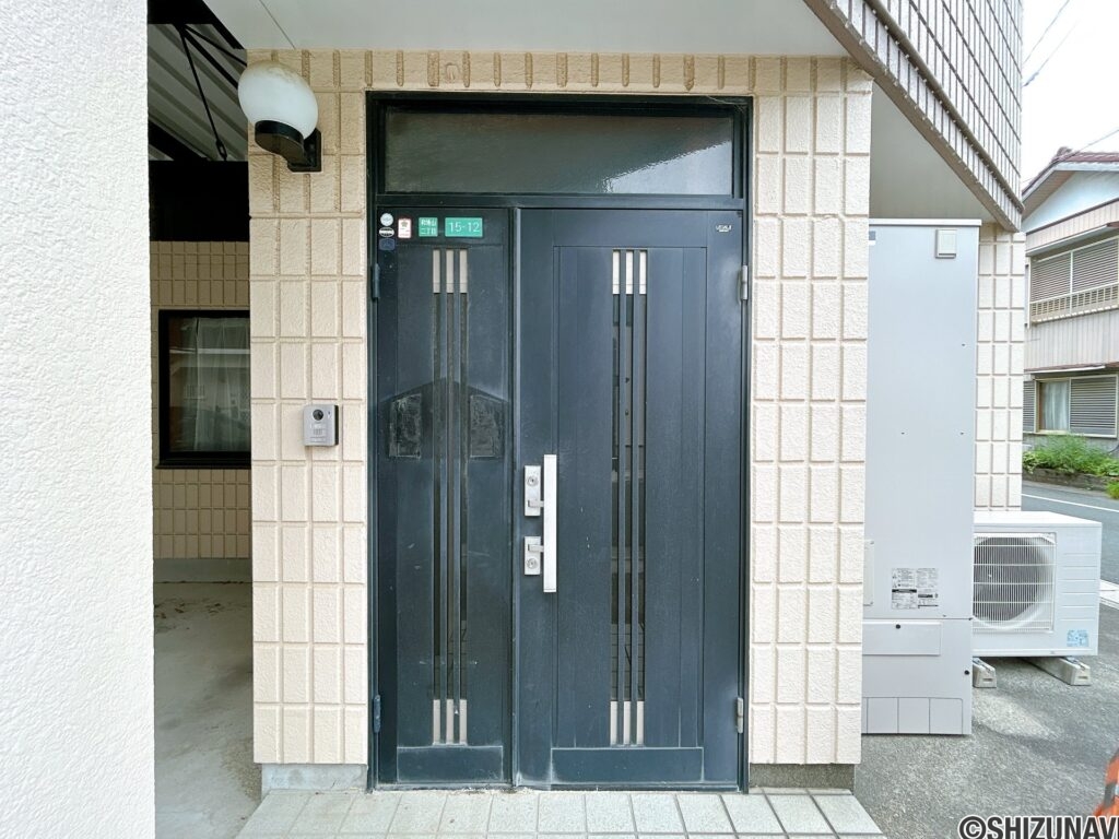 【玄関外観】