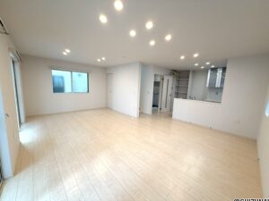 約22帖の広々としたリビングです！三面採光により開放的な空間です！
