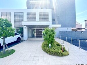 【マンション入り口】