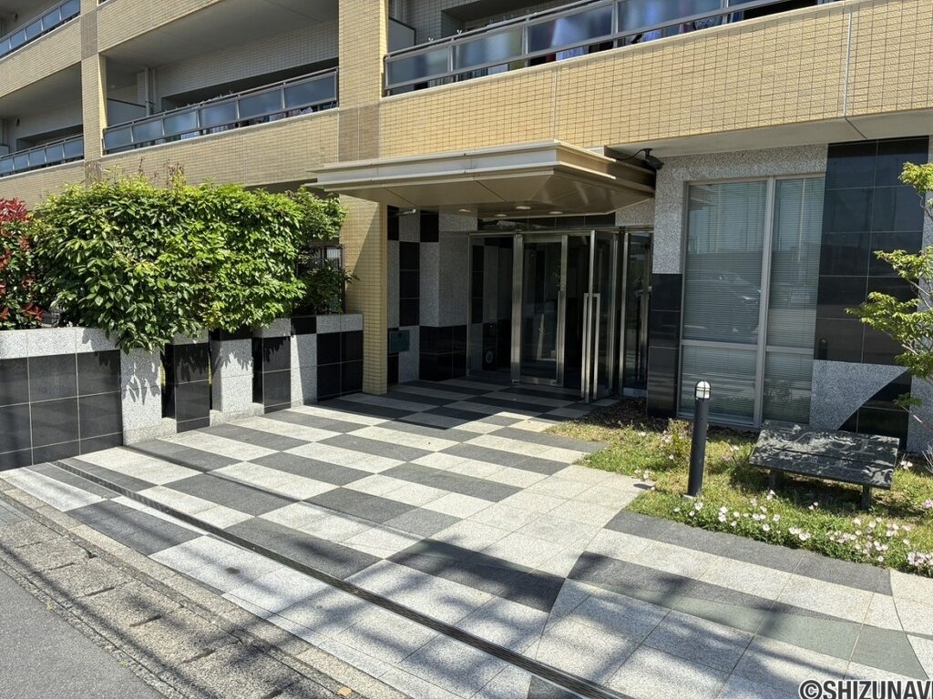 沼津市岡一色　シャリエ沼津607号室　外観