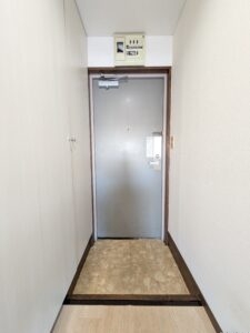 【玄関】シューズクローク付です。