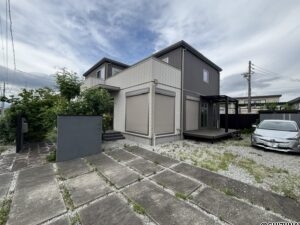 駐車場側外観　