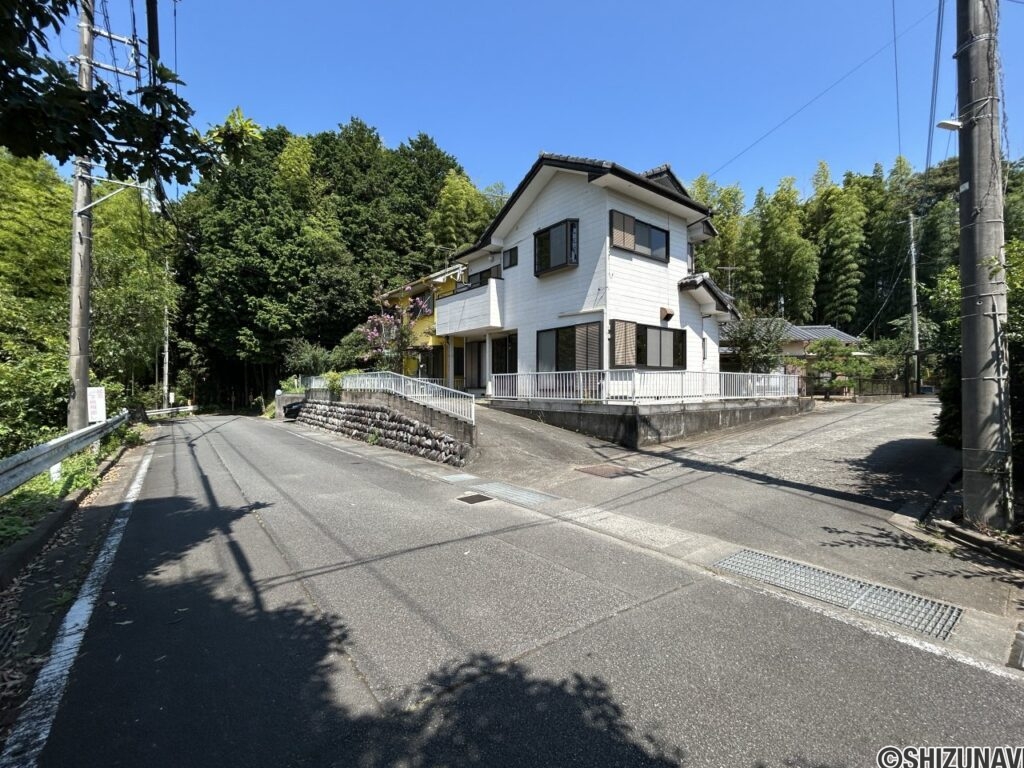 羽鮒前面道路