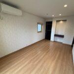 1階8.3帖洋室　広々としております