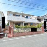 【リフォーム前/外観】駐車場の拡張工事を行います。外壁と屋根の塗装も行います。