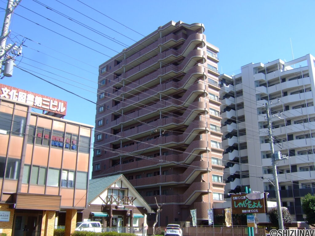 ウィスティリア三園　外観2