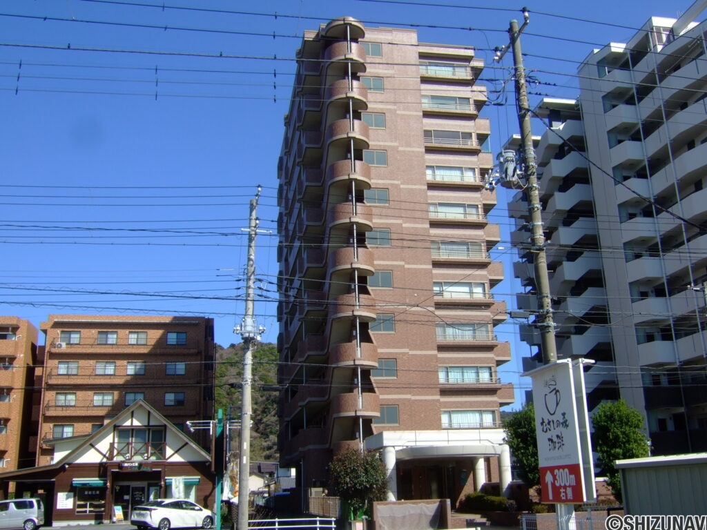 ウィスティリア三園　外観1