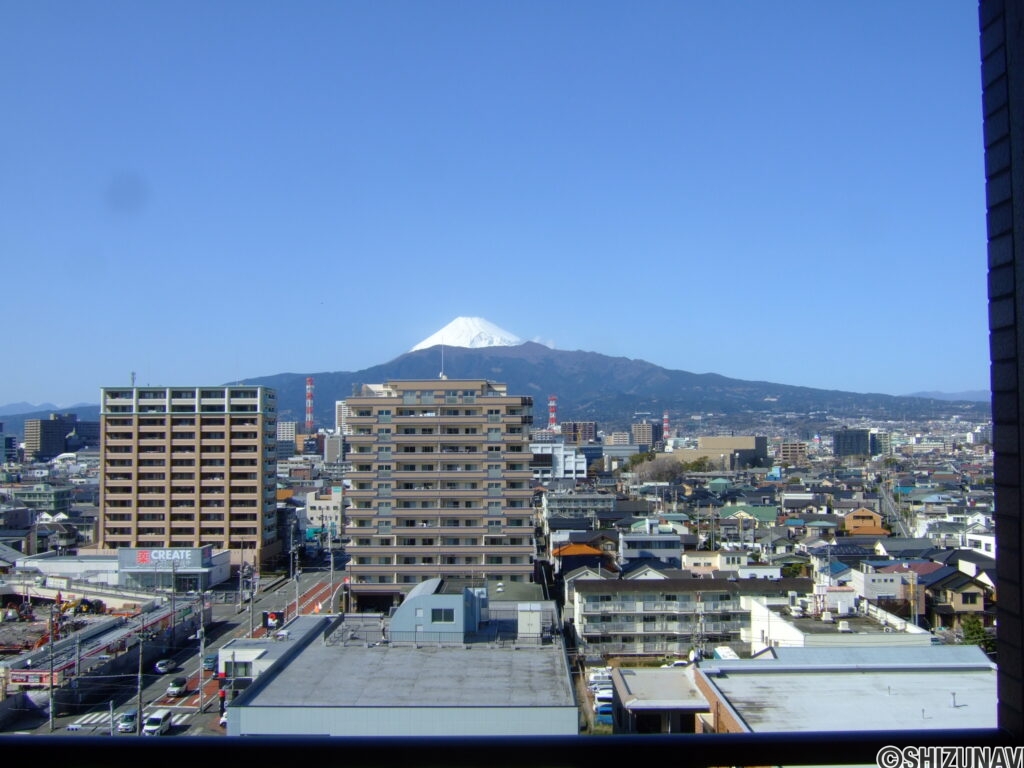 ウィスティリア三園　1003号室　北側洋室より