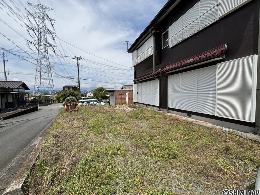 富士宮市万野原新田　中古住宅　南面道路で日当たり良好の画像