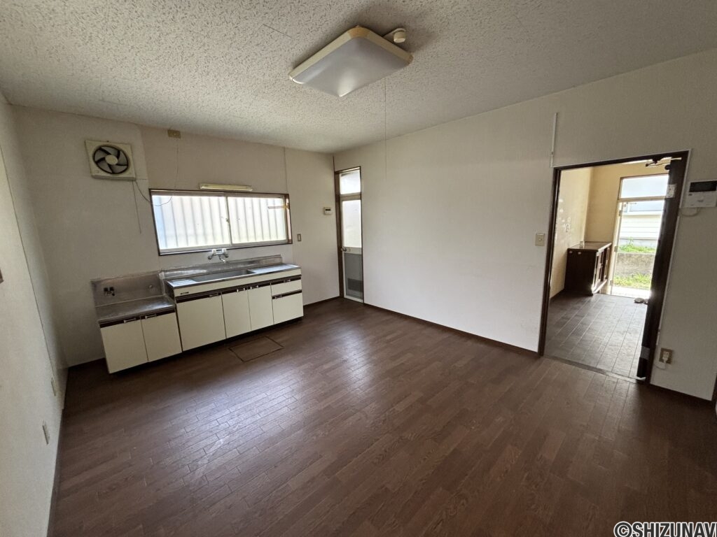 富士宮市万野原新田　中古住宅　南面道路で日当たり良好の画像