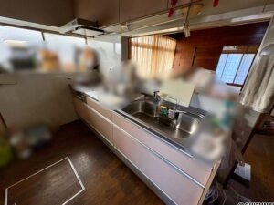 カウンターキッチンです。システムキッチンは過去にリフォームしています。