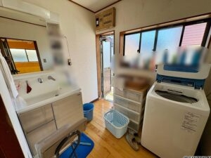 洗面所です。過去にリフォームをしています。