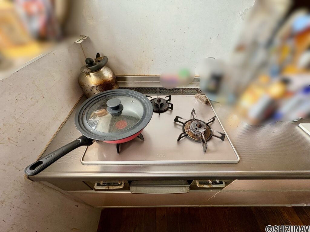 コンロは3口です。
