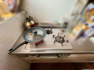 コンロは3口です。