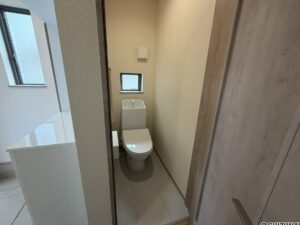【E号棟】１階トイレ