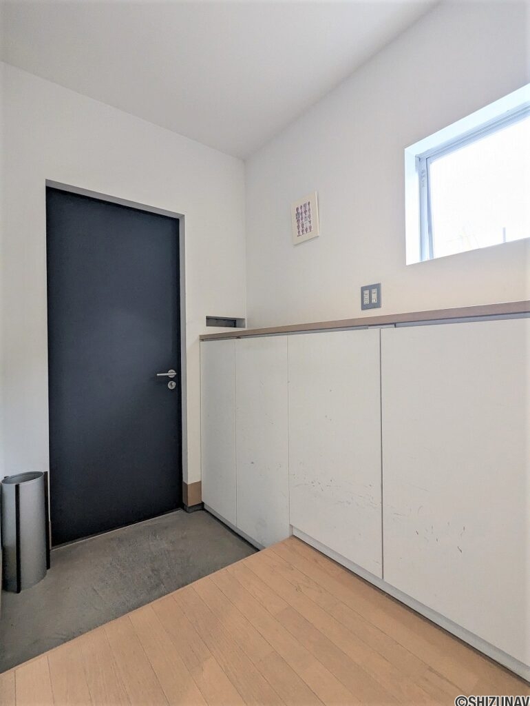 静岡市　葵区北安東5丁目2-19 室内