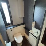 1階トイレ　開放感のあるトイレです　手洗い付き