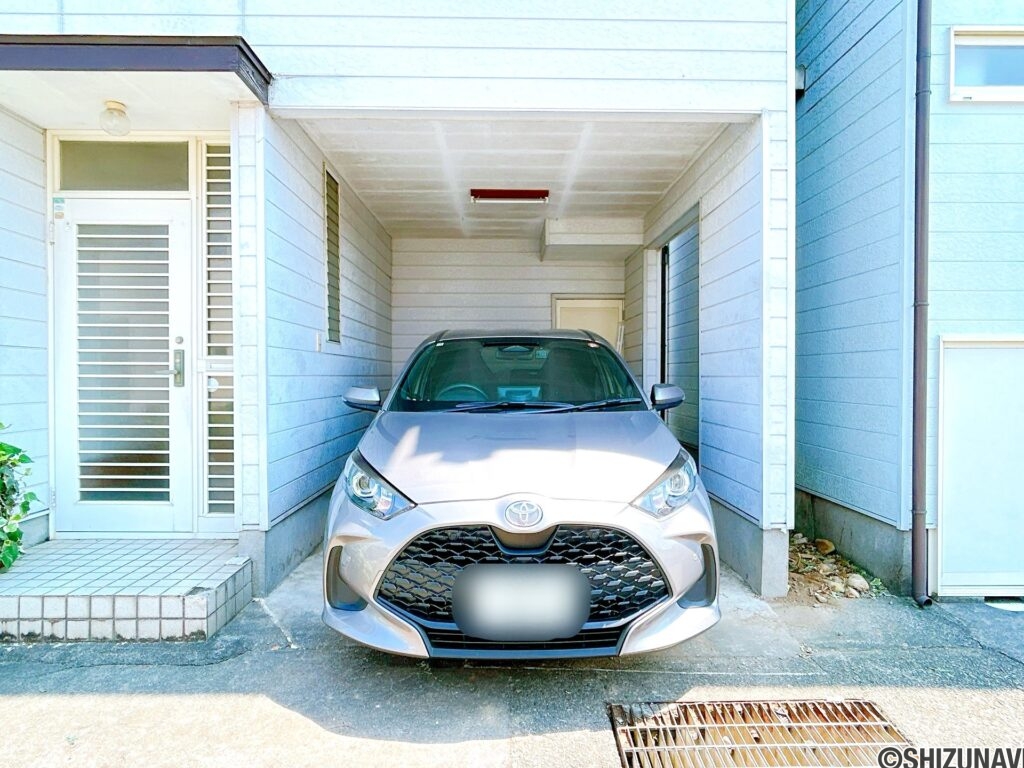 【駐車場】