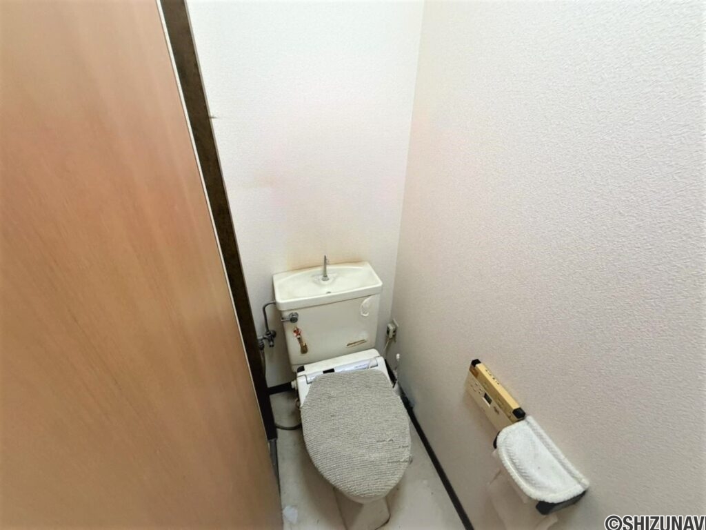 1Fトイレ※本画像はAI処理により家具を削除しているため、現況と相違がある場合がございます。