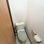 1Fトイレ※本画像はAI処理により家具を削除しているため、現況と相違がある場合がございます。