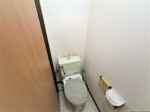 1Fトイレ※本画像はAI処理により家具を削除しているため、現況と相違がある場合がございます。