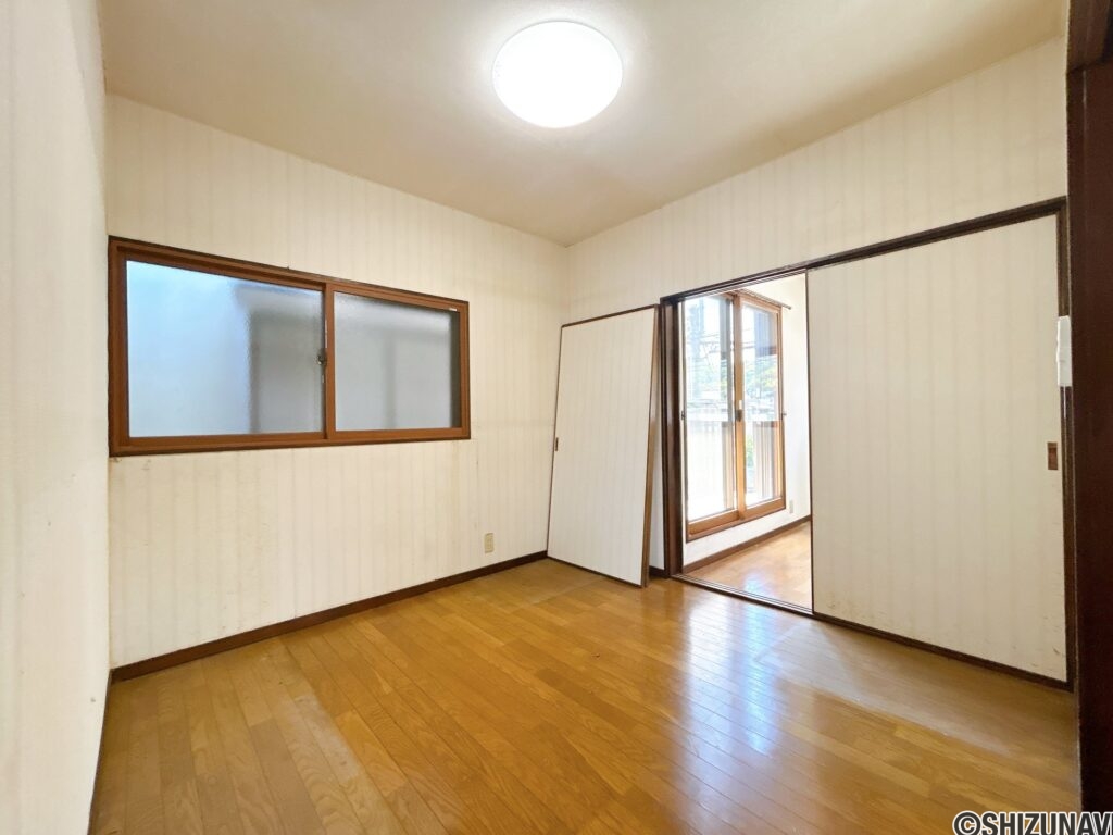 2階洋室中央4.5帖