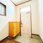 【玄関内観】