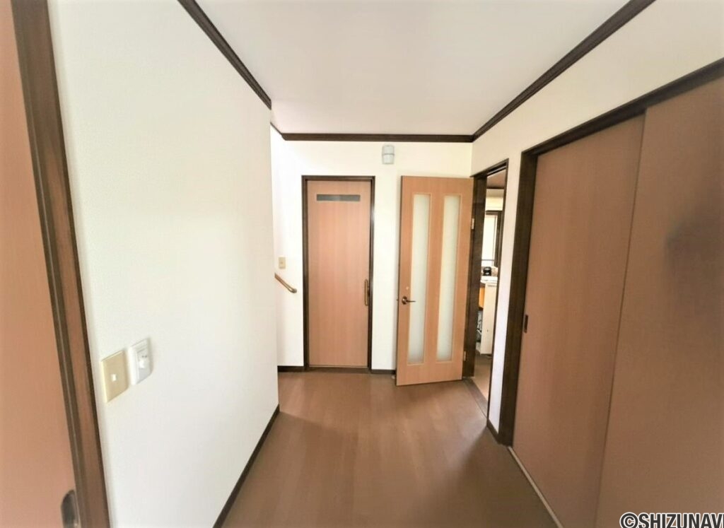 玄関※本画像はAI処理により家具を削除しているため、現況と相違がある場合がございます。