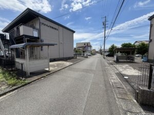 南東側前面道路