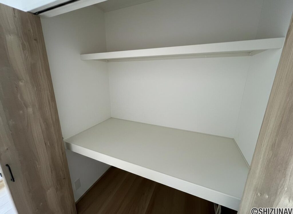 2階廊下収納