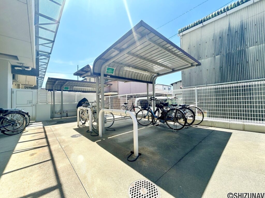 【マンション駐輪場】
